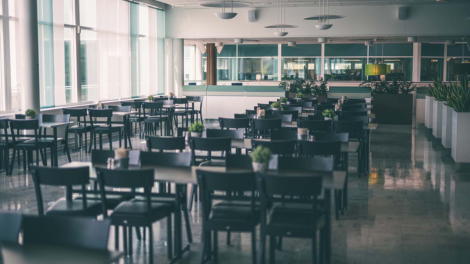 Dining table in the restaurant.