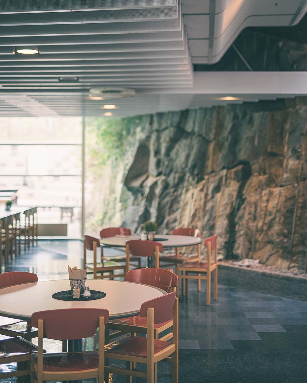 Dining table in the restaurant.